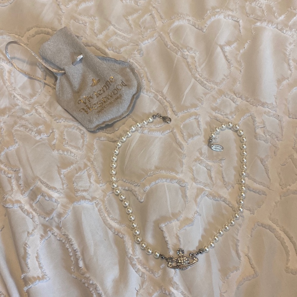 Vivienne Westwood pearl choker necklace